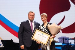 Астраханский губернатор поздравил преподавателей с профессиональным праздником