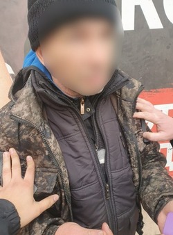 В Астрахани полиция задержала грабителя, напавшего на ребёнка