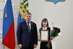 Игорь Бабушкин наградил астраханских связистов