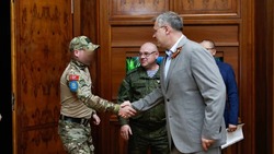 Астраханский губернатор встретился с бойцами СВО