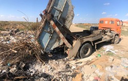 В Астраханской области зафиксировали очередной сброс отходов на почву