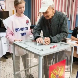 Около 1700 астраханских волонтёров помогают избирателям на выборах