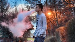 В России могут запретить курение вейпов и IQOS в пожароопасных местах