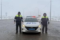 Госавтоинспекторы помогли маленькой астраханке с сильной аллергией