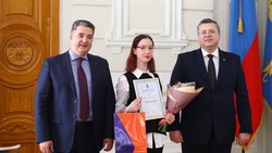 Молодым астраханским учёным вручили гранты на 95 млн рублей