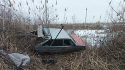 Автомобиль перевернулся на трассе Астрахань — Травино