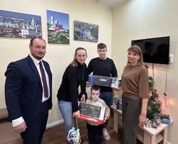 Сотрудники минсоцразвития региона выполнили желания астраханских детей