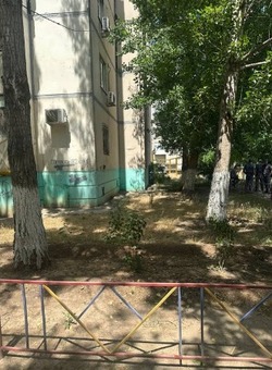 В Астрахани пятилетняя девочка выпала из окна