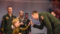 Астраханские военные подарили детям праздник на «Ёлке желаний»