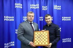 В Астрахани открыли шахматный клуб имени Сергея Карякина