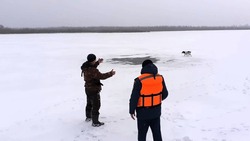 Спасатели предупреждают астраханцев об опасности зимних водоёмов