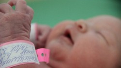 Первой в Астрахани в 2023 году родилась девочка