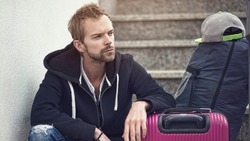 В Астрахани приставы помогли мужчине поселиться в доме с бывшей женой