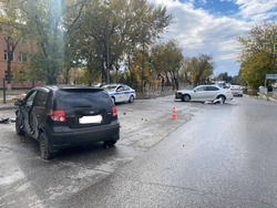 В результате ДТП в Астрахани пострадали три человека