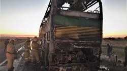 В Республике Калмыкия сгорел пассажирский автобус