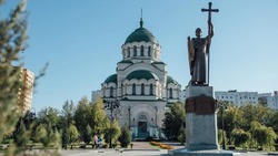 Губернатор Астраханской области поздравил православных с Днём Крещения Руси 