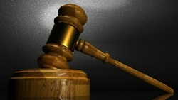 Астраханского полицейского осудили за превышение должностных полномочий