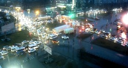 Из-за непогоды на улицах Астрахани образовались крупные пробки