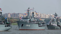 Игорь Бабушкин поздравил астраханцев с Днём Военно-морского флота