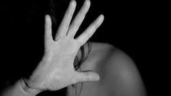 Астраханка обвинила сожителя в изнасиловании 