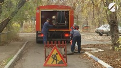 В канализационных колодцах Астрахани специалисты находят необычные предметы