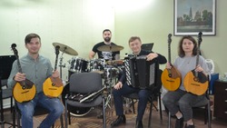 Астраханский ансамбль песни и танца получил новые инструменты по нацпроекту