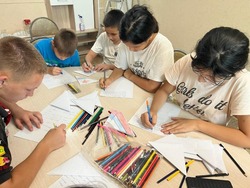 Астраханские дети поддерживают бойцов СВО письмами