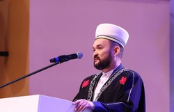 Муфтий Астраханской области поддержал мнение главы исламского духовенства России о публичном намазе