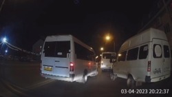 Астраханский маршрутчик нарушил сразу три правила дорожного движения
