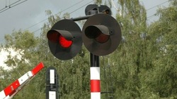 В Ленинском районе временно ограничат проезд через железнодорожный переезд