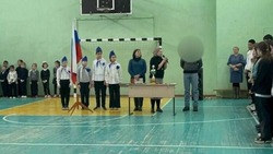 Астраханские школьники встретились со своим учителем, служащим в зоне СВО