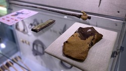 Для астраханского музея отреставрировали матерчатый кошель XIII века