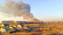 В Астрахани вновь загорелся камыш