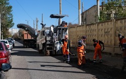 В Астрахани обновляют площадь Карла Маркса