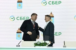 Астраханский губернатор подписал со Сбером соглашение о взаимодействии