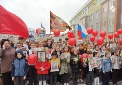  Астраханские школьники поддержали новый формат «Бессмертного полка»