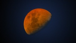 5 мая астраханцы увидят уникальное полутеневое затмение Луны