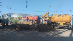 В Астрахани ликвидируют повторную аварию водопровода в 6-м микрорайоне