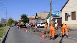 В Астрахани продолжается ямочный ремонт дорог