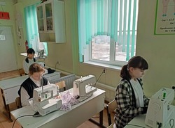 Астраханских детей с ОВЗ обучают швейному мастерству