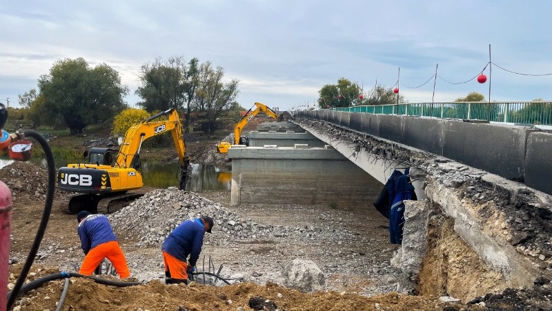 В Володарском районе начат ремонт мостов через ерик Чапурка и реку Камардан