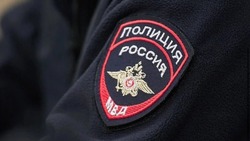Астраханец ударил сотрудника полиции головой