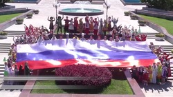 Глава города поздравил астраханцев с Днём России