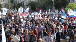 На первомайскую демонстрацию вышли 12 тысяч астраханцев