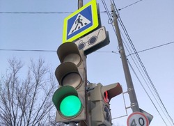 В Астрахани установили «говорящий» светофор для слабовидящих