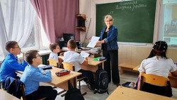 Астраханский педагог уже 28 лет открывает мир детям с нарушением зрения