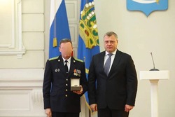 Астраханский губернатор наградил пограничников