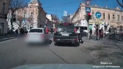Водитель получил штраф за проезд на красный в центре Астрахани