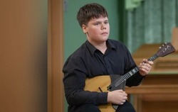 Астраханский балалаечник взял серебро на конкурсе в Ростове