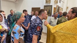 Астраханские росгвардейцы посетили молебен в День памяти князя Владимира